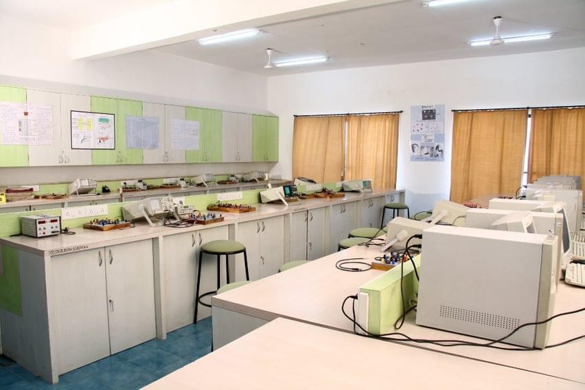 Indira College of Commerce & Science Tathawade Lab photo 6